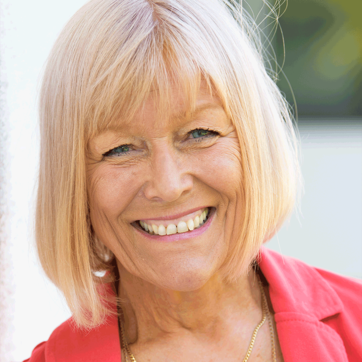 E Noni Höfner